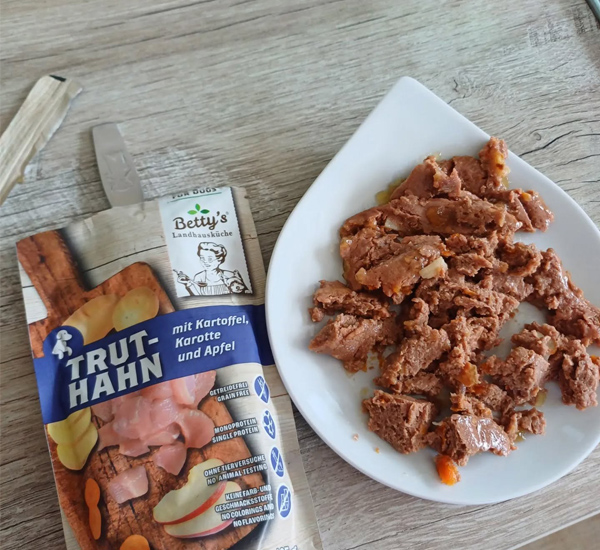 ベティおばあちゃんのペットフード「七面鳥肉とじゃがいものブイヨン煮込み」