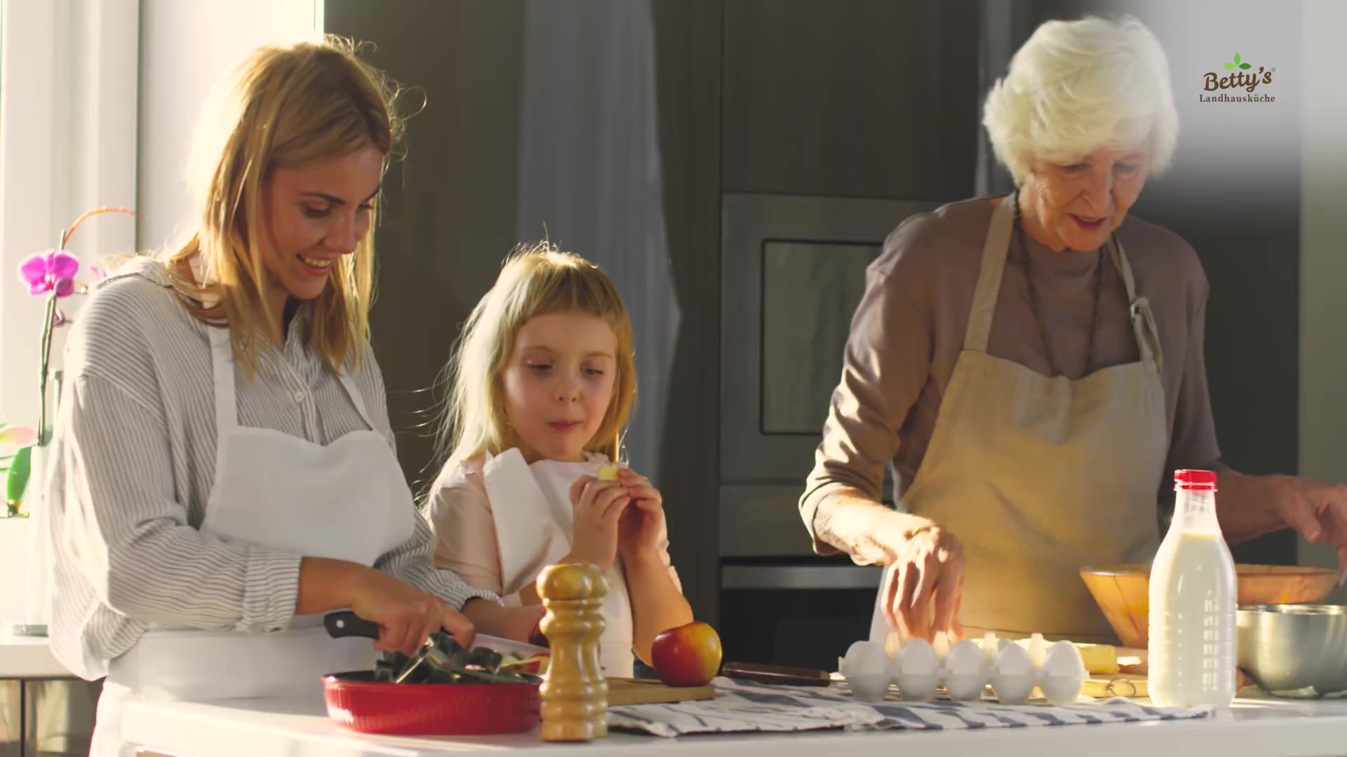 ベティおばあちゃんのドッグフードを使ってミックスフィーディングを楽しむ家族